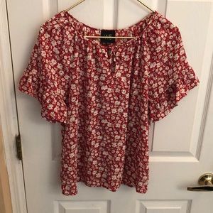 W5 Large Ruffle Floral Top Sz Medium